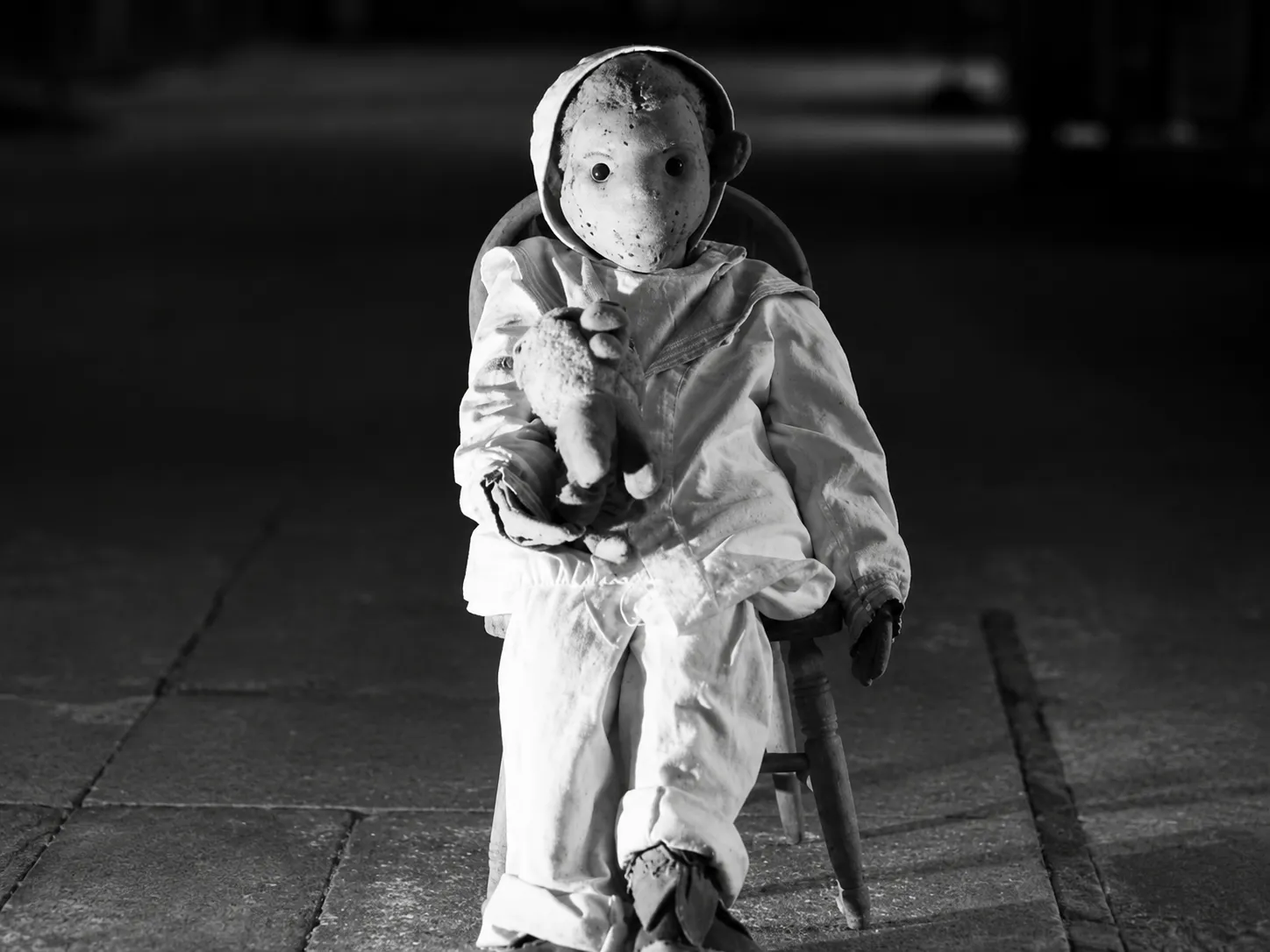 Robert-the-Doll2 Robert the Doll black and white image
